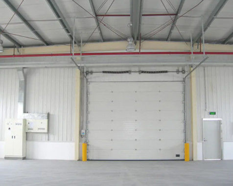 50 mm-80 mm Izolowane sekcyjne drzwi garażowe odporne na warunki pogodowe dla komercyjnych pionowych