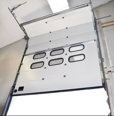 Płaskie lub konturne panele izolowane drzwi sekcjonalne magazyny przemysłowe
