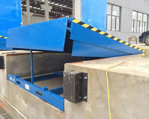 Elektryczne wyrównanie drzwi doków warsztaty automatyczne płytki doków 25000-40000LBS bezpieczny projekt wózek widłowy hydrauliczna platforma podnoszenia
